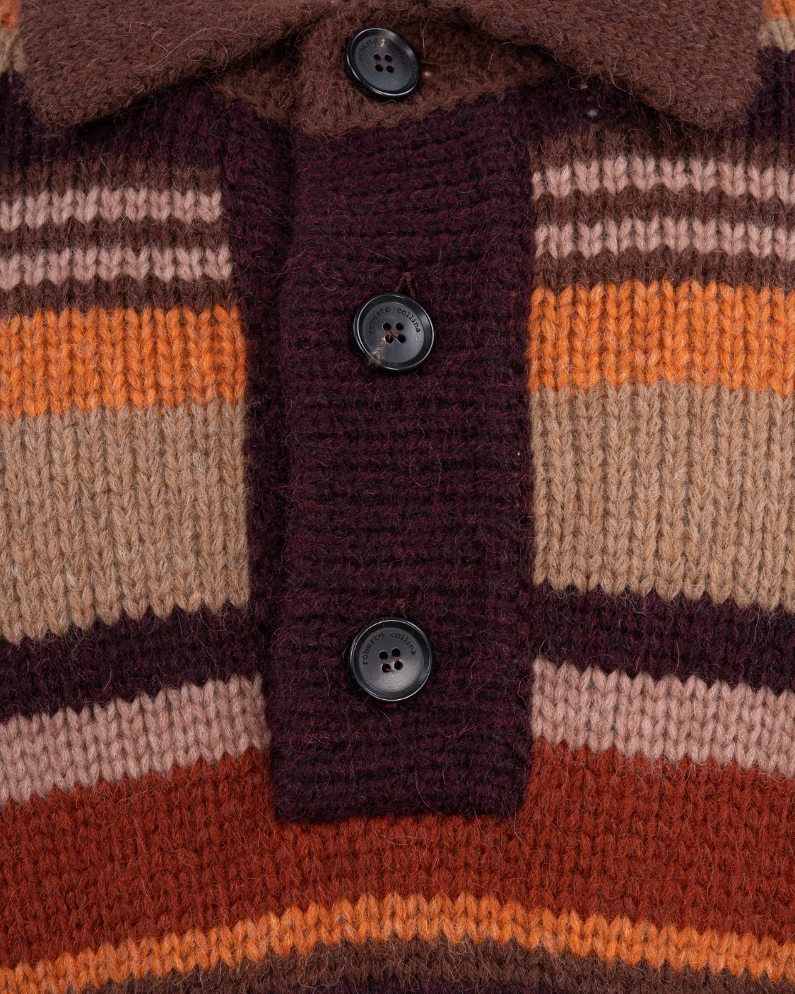 shop ROBERTO COLLINA Saldi Polo: Roberto Collina maglia stile polo.
Colletto.
Maniche lunghe.
Bottoni.
Polsini e fondo a coste.
Vestibilità regolare.
Composizione: 68% Baby Alpaca 22% Nylon 10% Lana.
Fabbricato in Italia.. RM53004-5336 number 714663